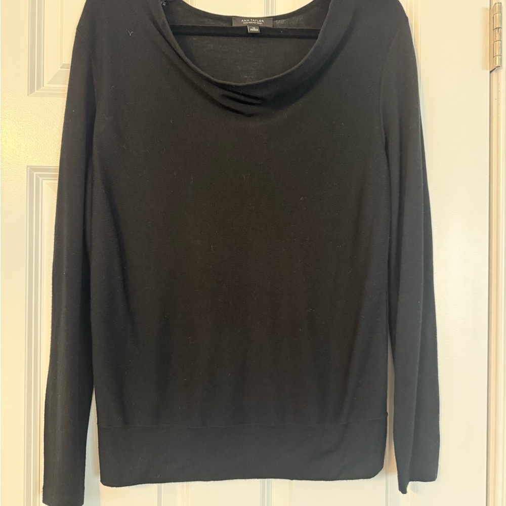 NWOT Ann Taylor size Medium 100% merino wool cowl black sweater